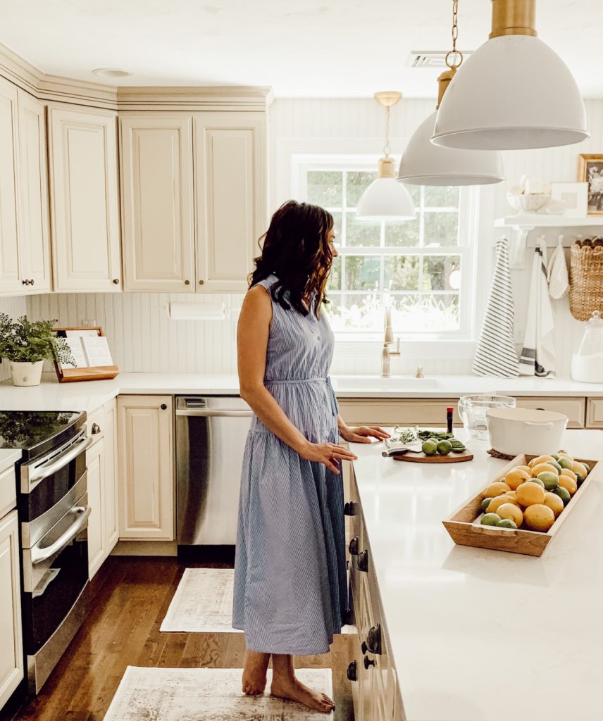Heidi of Eleanor Rose Home in the kitchen making a simmer pot recipe.