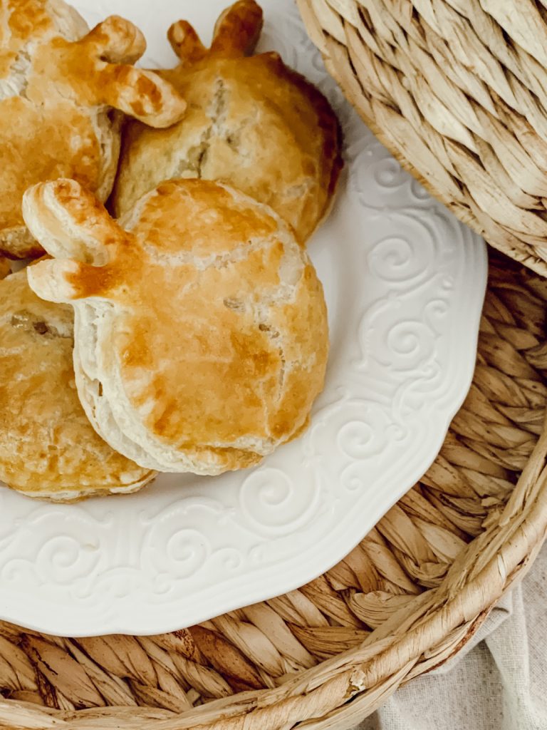 Apple shaped hand pies for fall family gatherings.