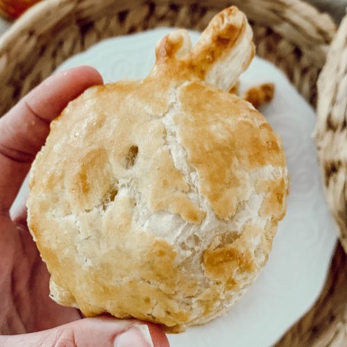 Puff pastry mini apple pies for a fall family dessert.