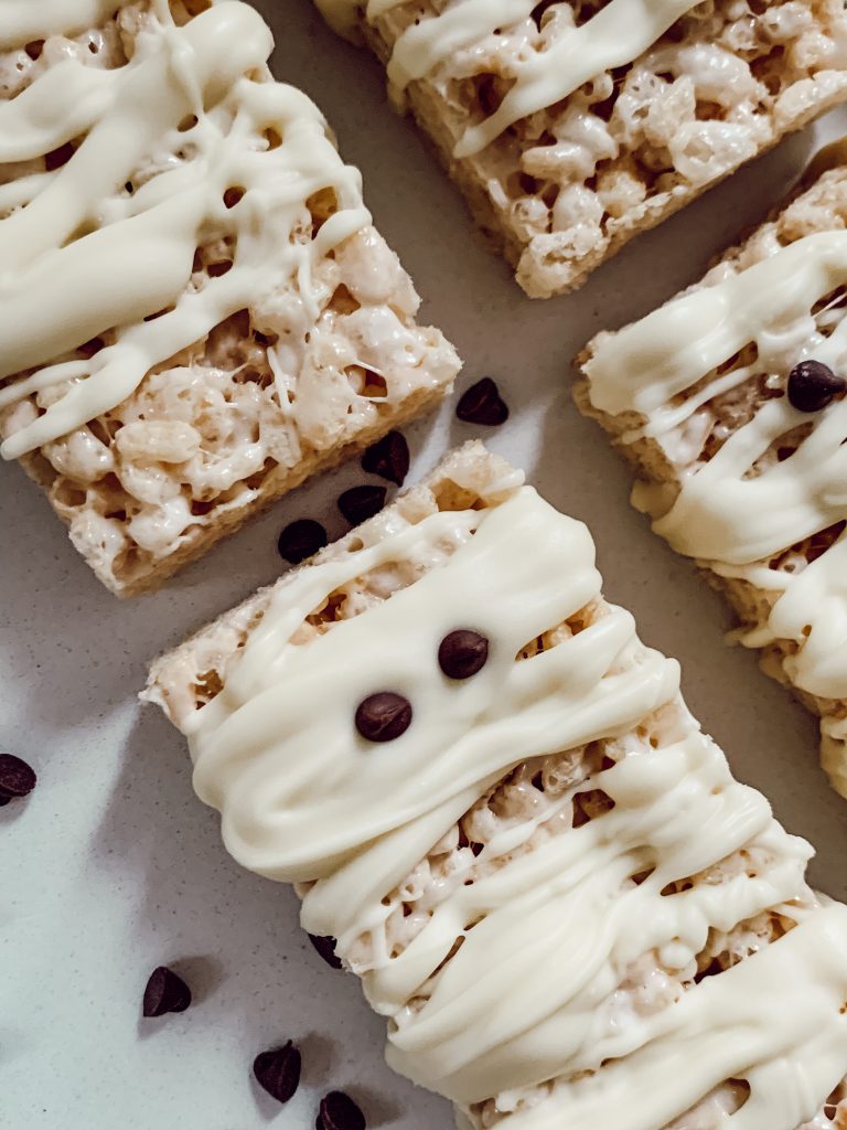 White chocolate Halloween drizzled treat for a Halloween party.