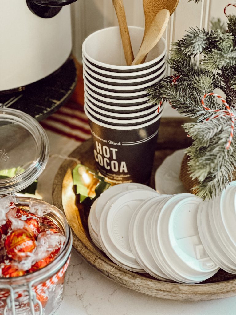 Disposable coffee cups for this delicious hot chocolate recipe.