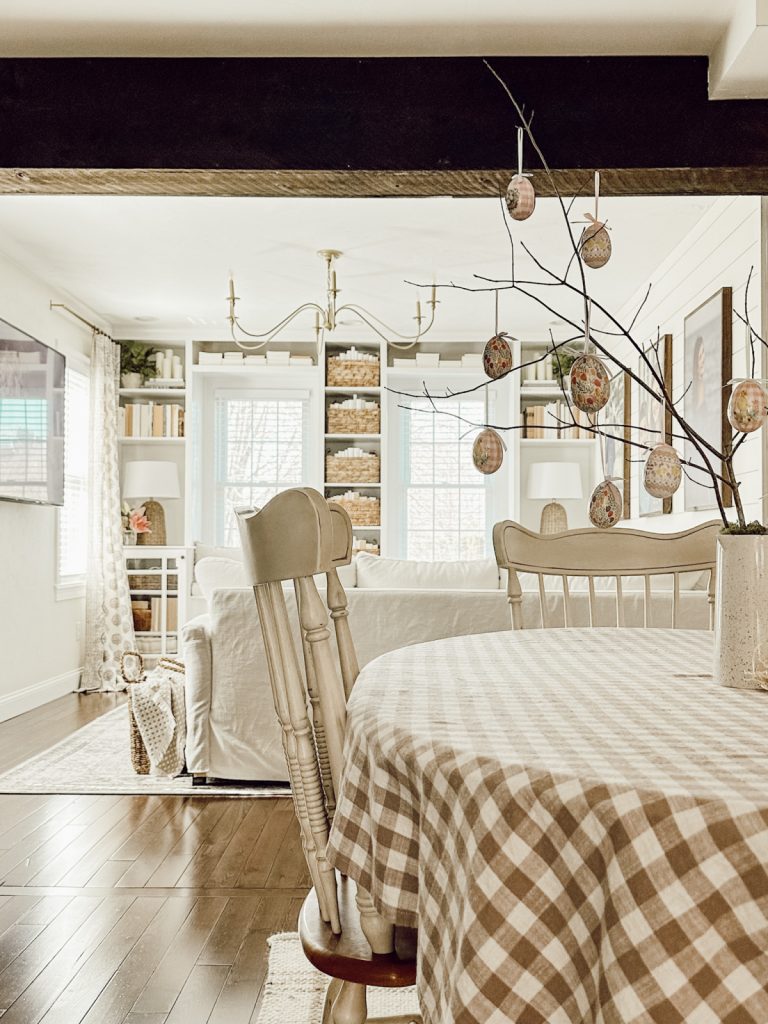 Cozy cottage farmhouse dining room & living room for spring.