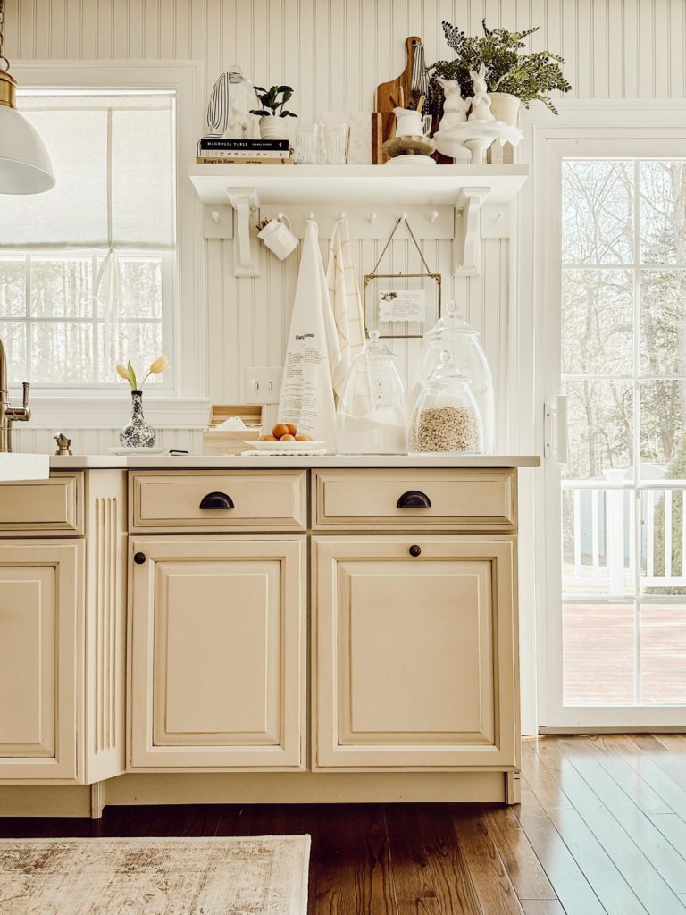Nostalgic kitchen decor creates a cozy spring home & kitchen.