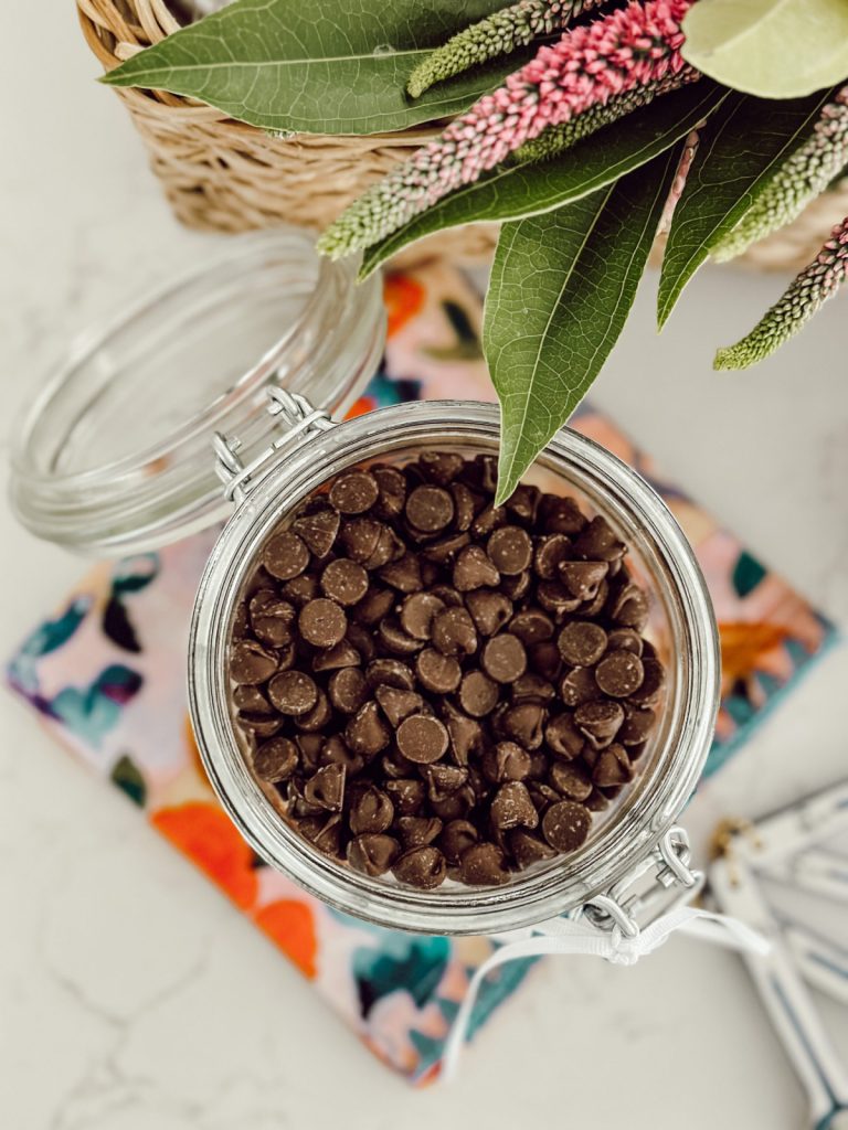 Chocolate chip cookies in a jar is a great gift idea.
