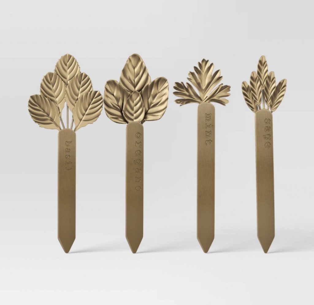 Markers for the garden that mom will love as a Mother's Day gift.