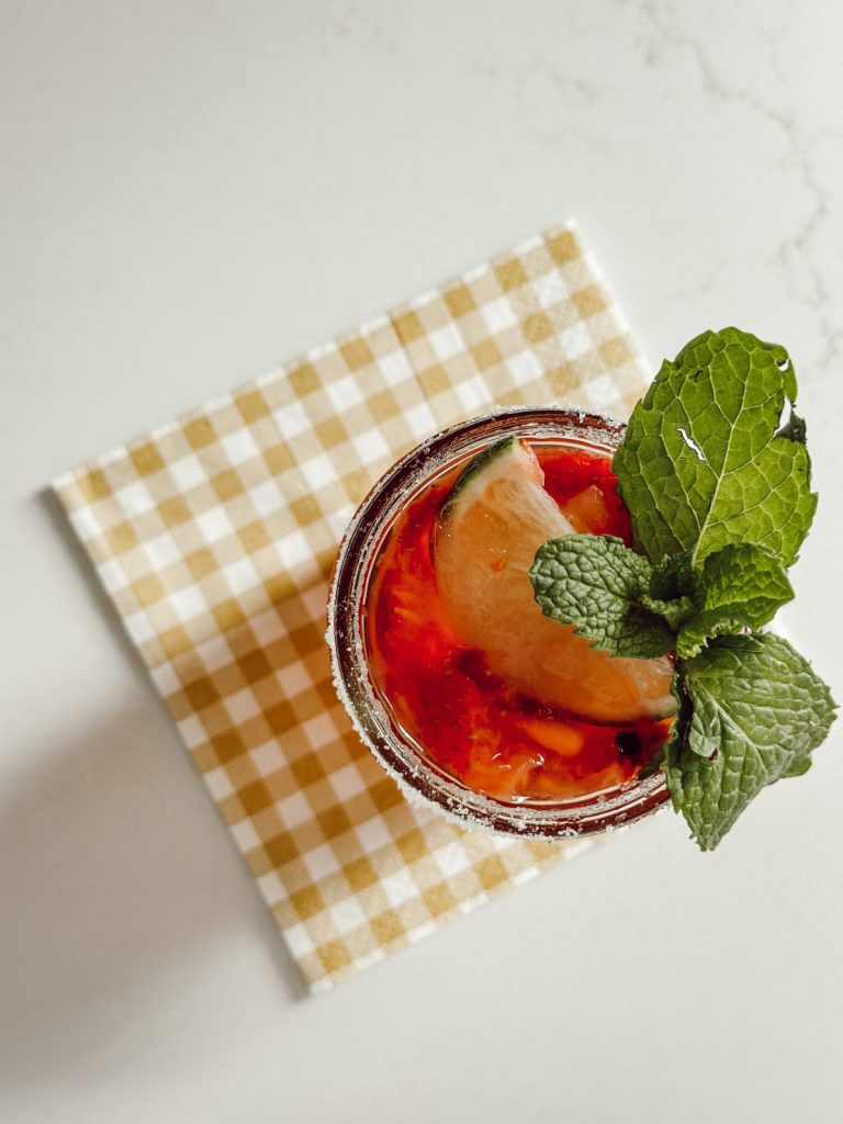 A summer drink that everyone can drink because it contains no alcohol.