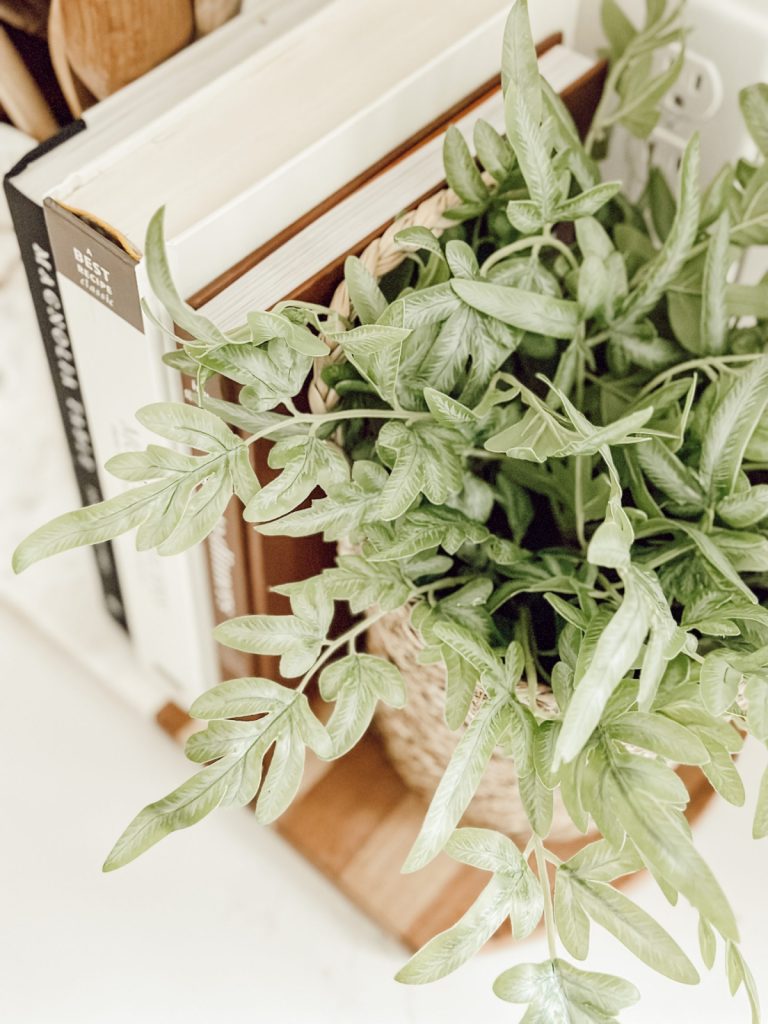 Spring kitchen decorating ideas in a farmhouse style home.
