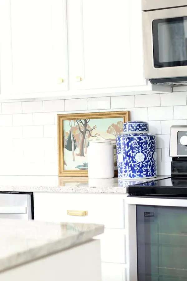 Ideas on why you should refinish your kitchen cabinets.