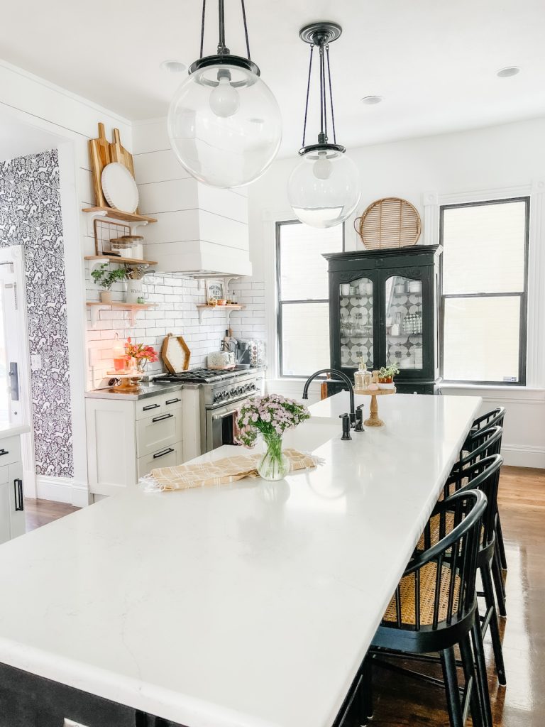 Simple ways to update a 90's style kitchen on a budget.