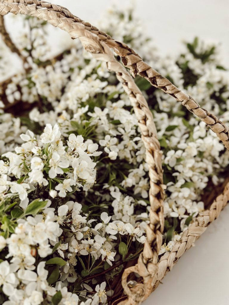 Decorating with baskets on the kitchen counter is easy with a gathering basket.