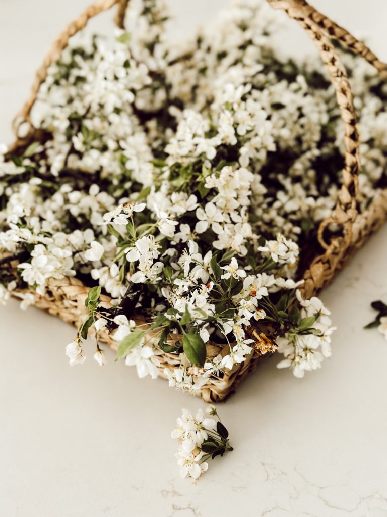 Decorating with baskets in a neutral farmhouse style home.