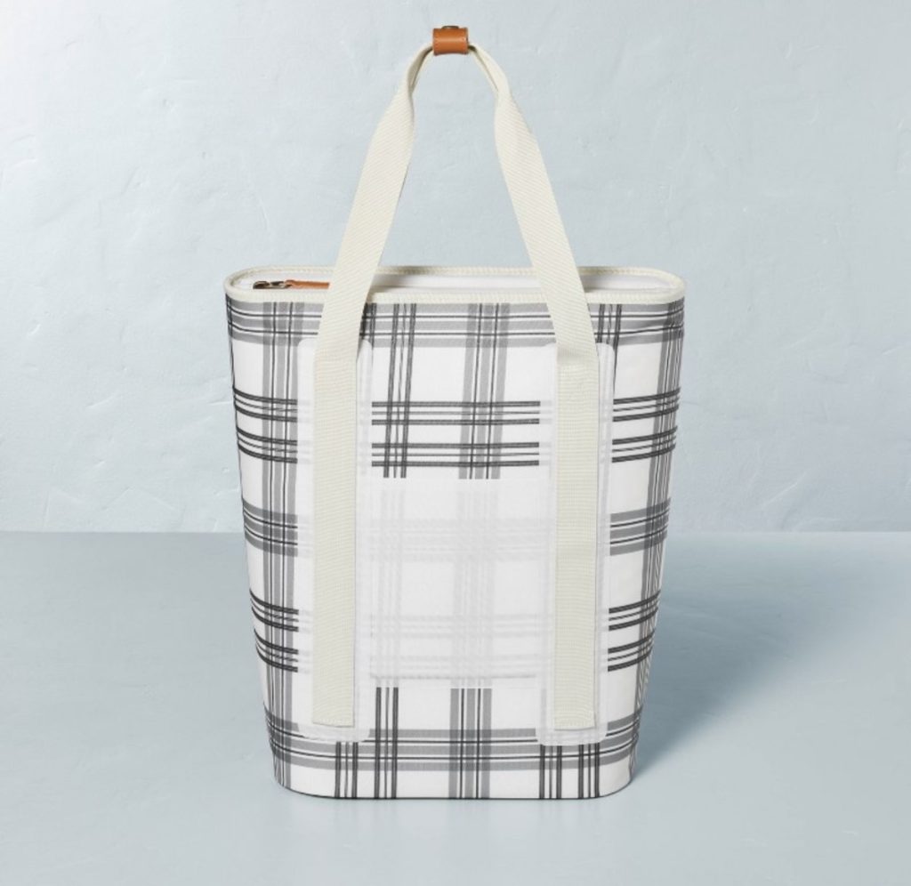 Black and white plaid cooler bag for summer dad this Father's Day.