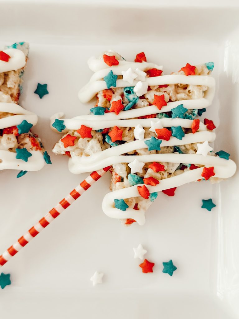 Star shaped Rice Krispie treats for Independence Day parties or barbecues.