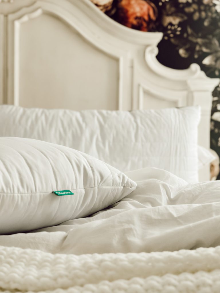 Tips & tricks for decorating a small bedroom with limited money.