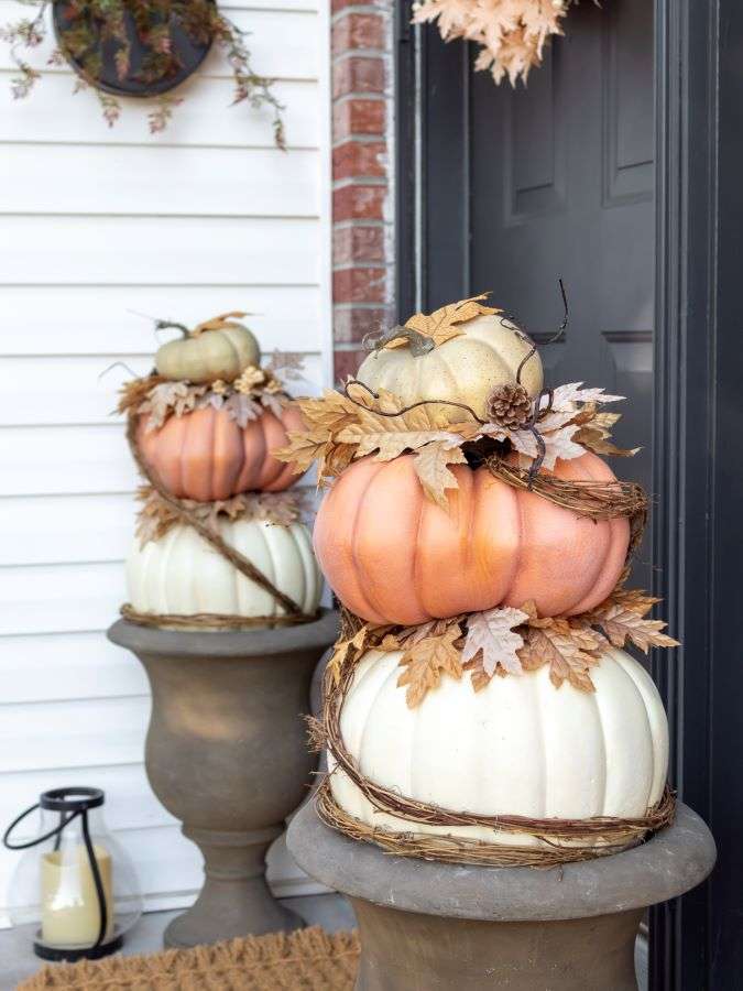 Autumn pumpkin topiary for the front porch with just a few supplies.