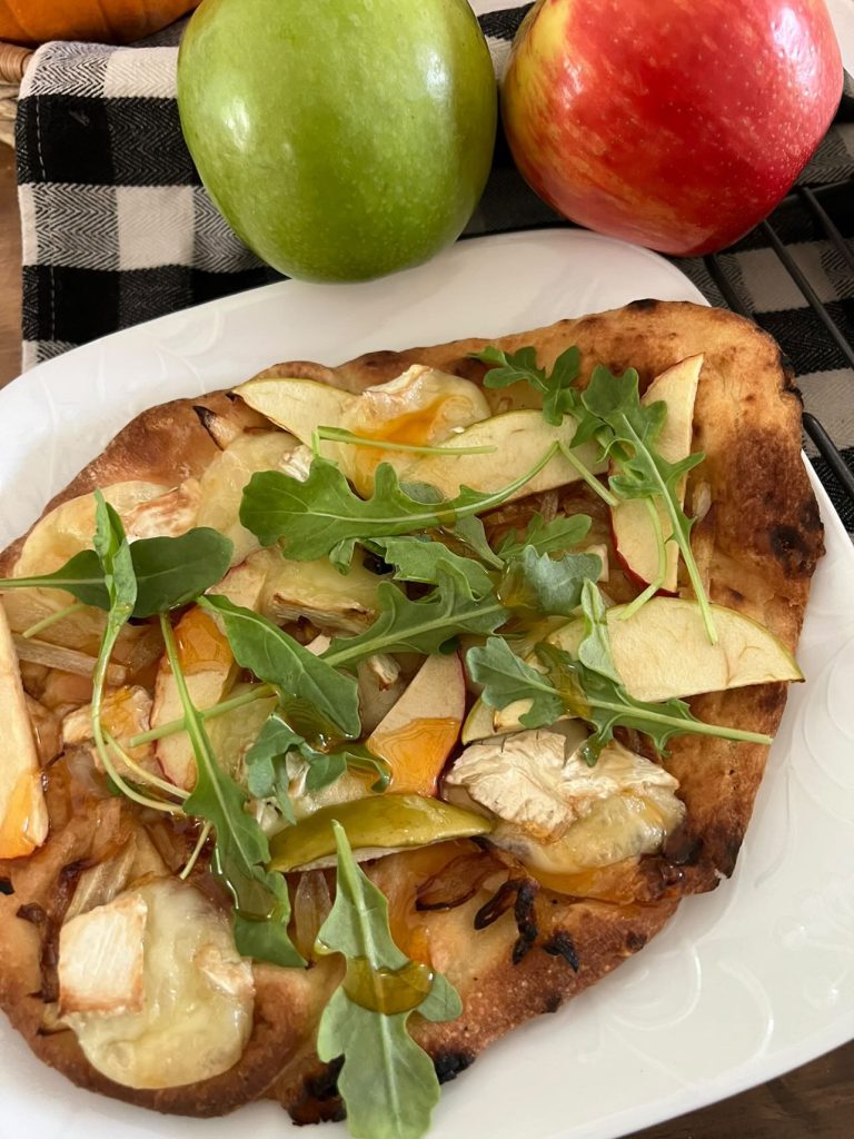 Apple brie flatbread with hot honey for a delicious dinner.