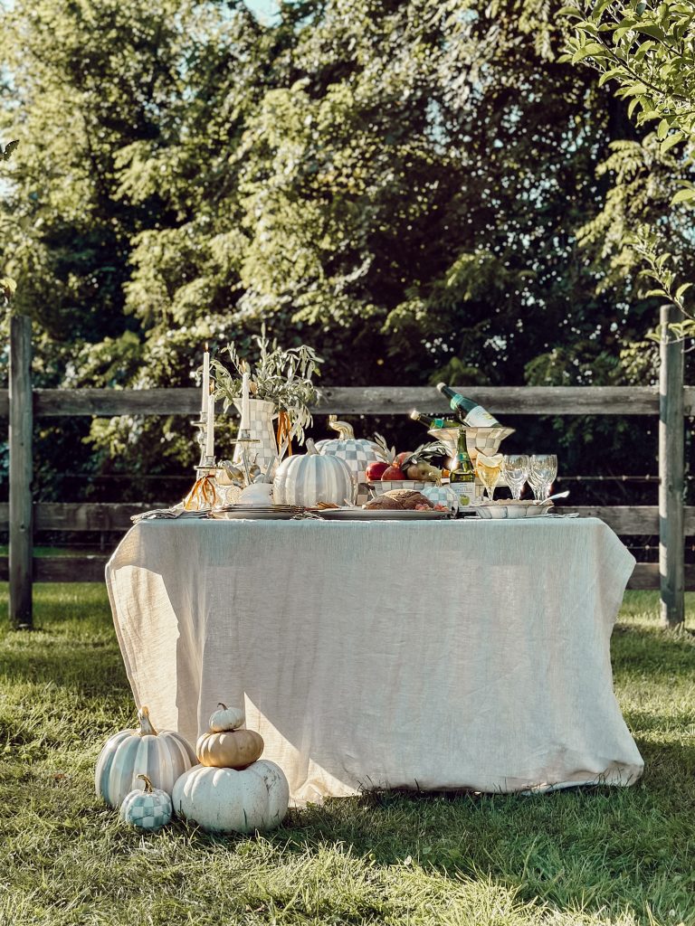 Outdoor table decoration ideas for al fresco dining in fall.