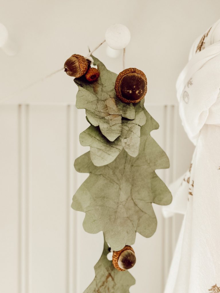 Seasonal home decor with an easy to make fall garland. 