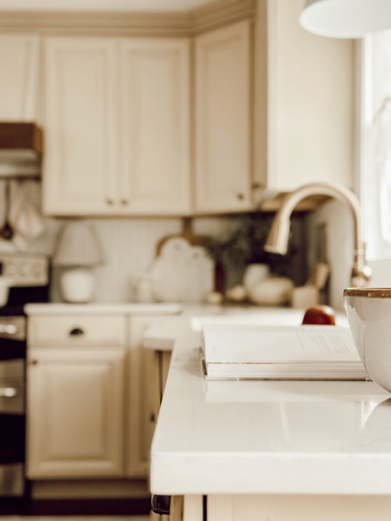 Simple fall touches with a neutral warm color scheme and earth tones.