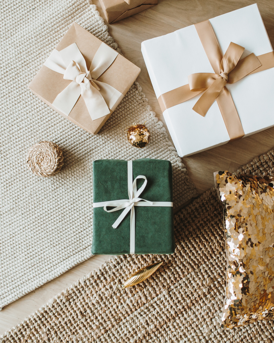 Holiday gift ideas under $25 for stocking stuffers or gifts under the Christmas tree.