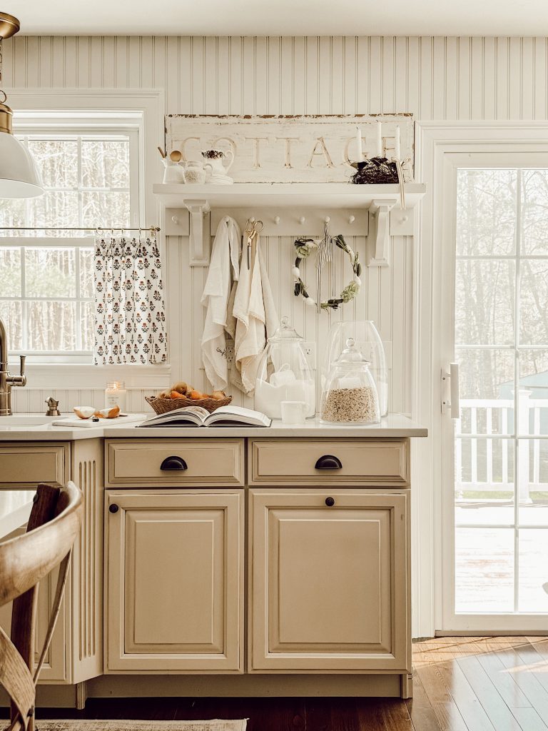 DIY felt wreath is an easy project for a seasoned crafter.