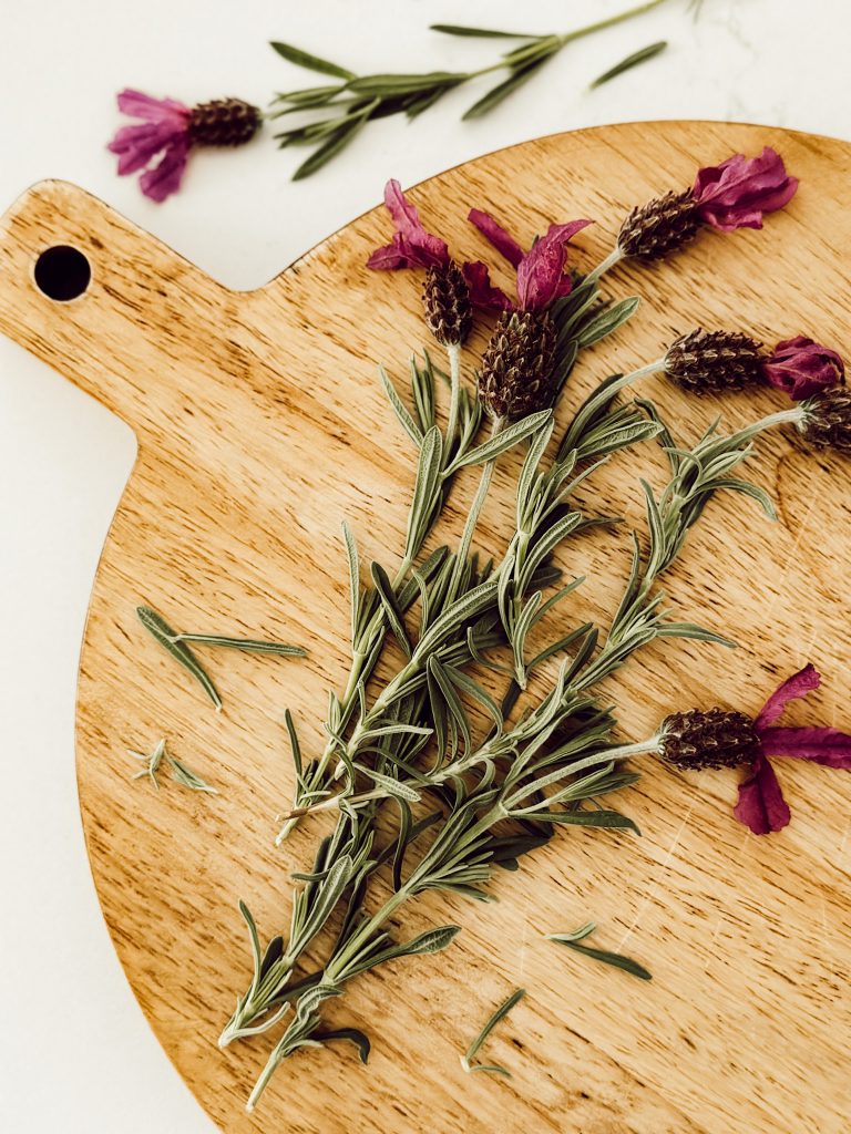 Make small bunches of lavender to create lavender products like candles, potpourri, and sprays.