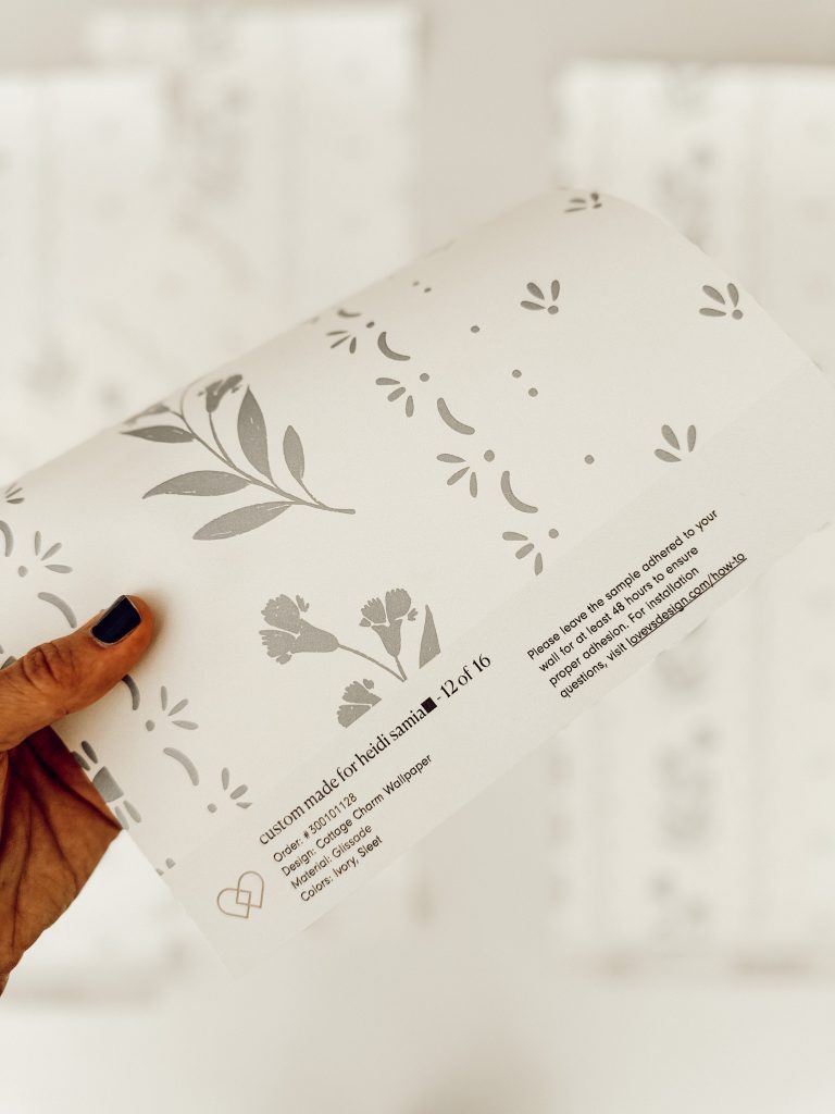 Love vs Design glissade wallpaper sample that is similar to traditional wallpaper.