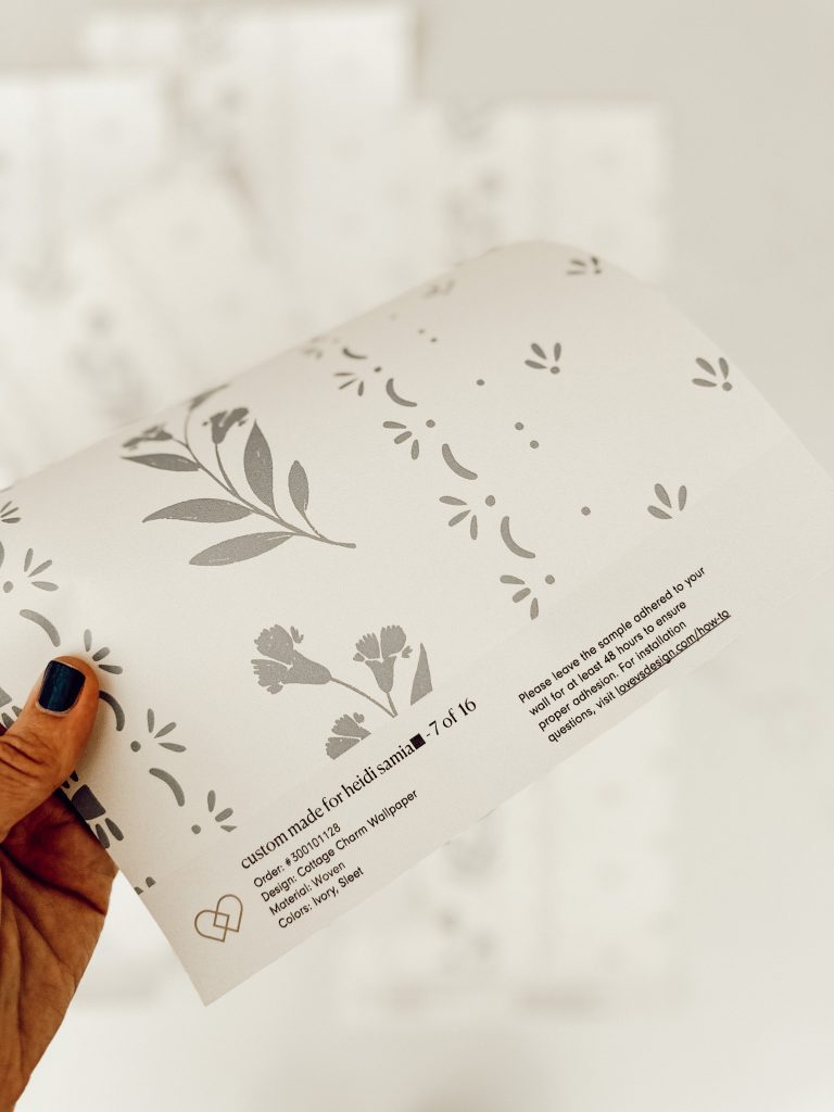 Create your own wallpaper by customizing the color & pattern of Love vs Design wallpaper.