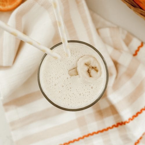 Delicious smoothie recipe with frozen bananas and naval oranges.
