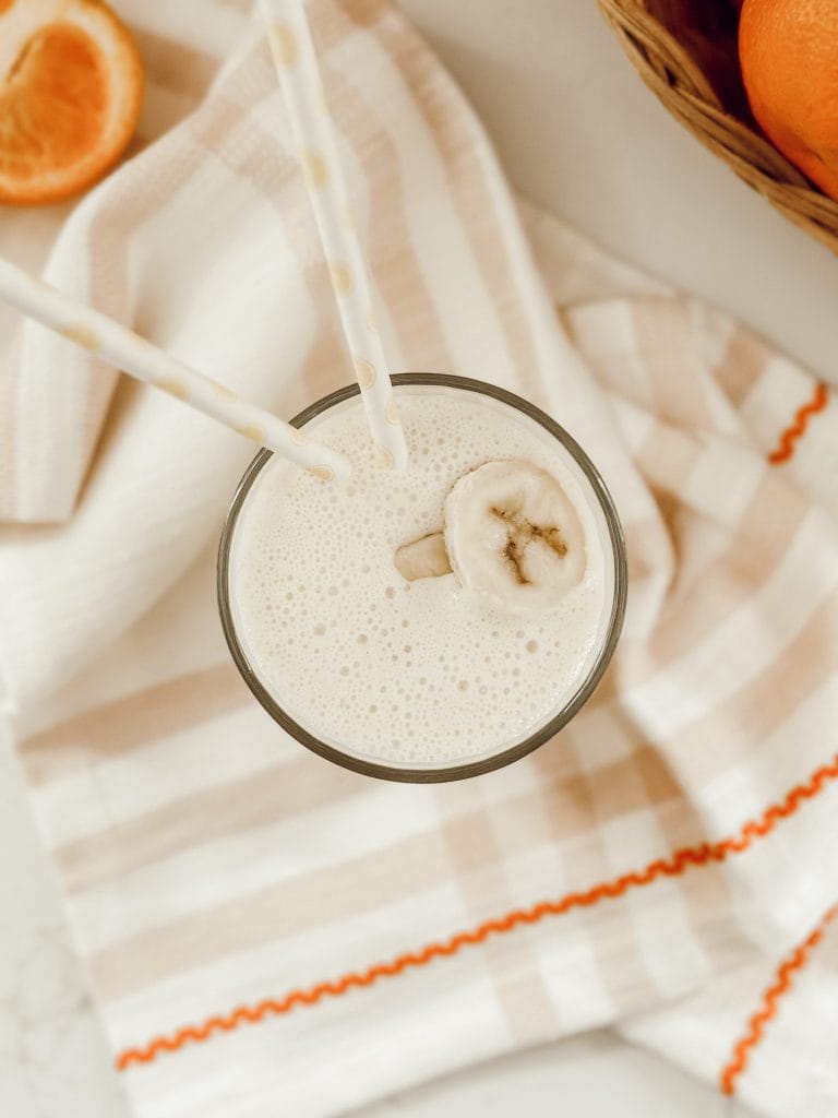 Delicious smoothie recipe with frozen bananas and naval oranges.