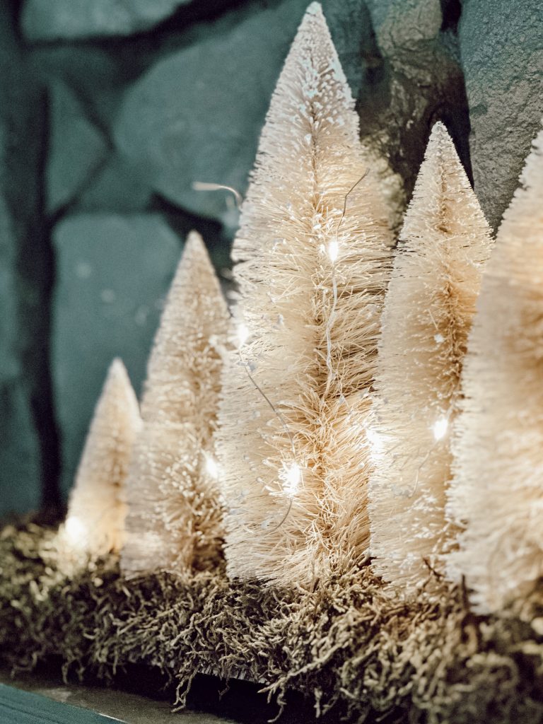 An easy Christmas centerpiece is the perfect way to welcome the holidays and Christmas time.