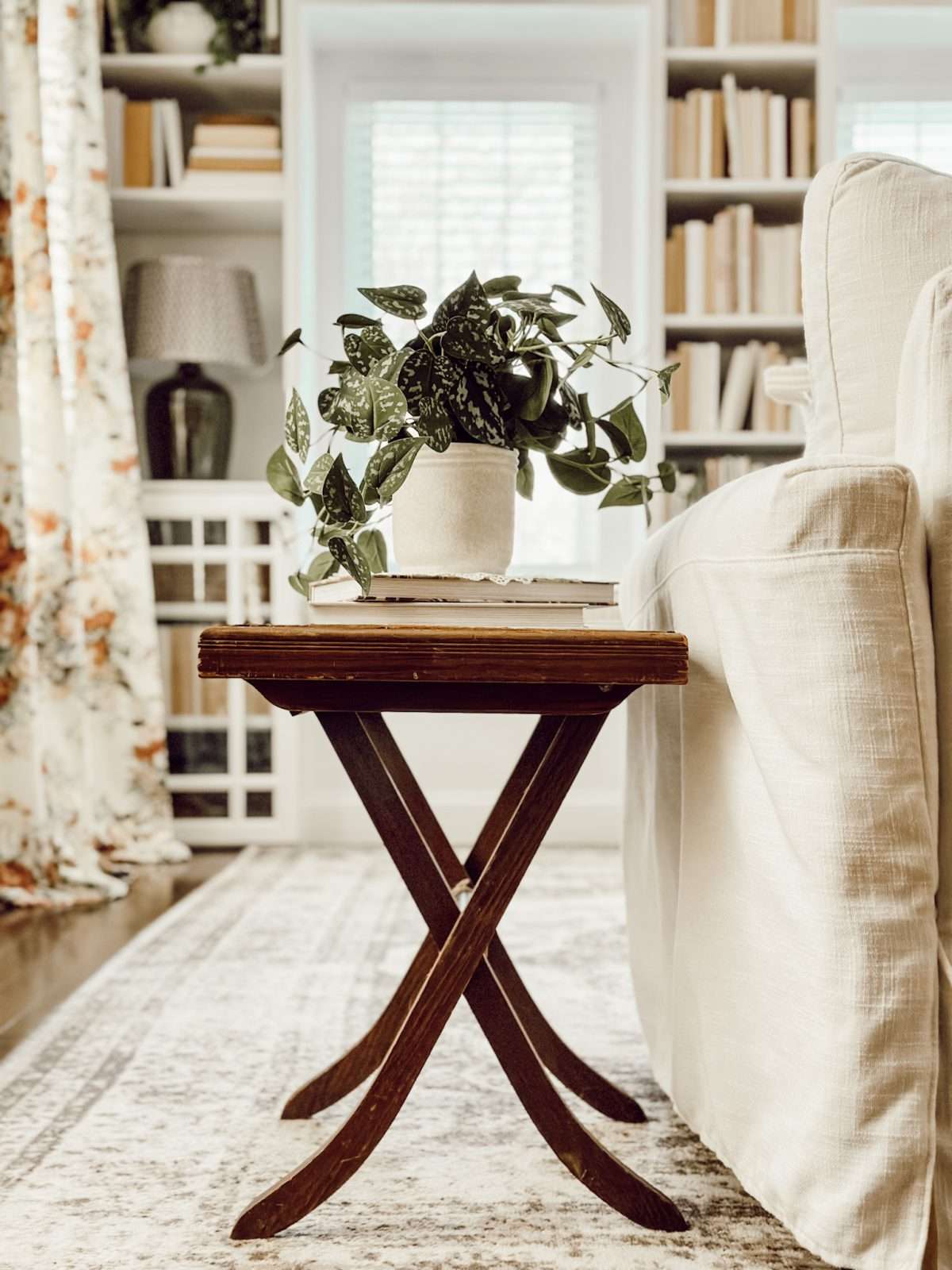 Mixing old and new decor to create a cozy home with lots of character.