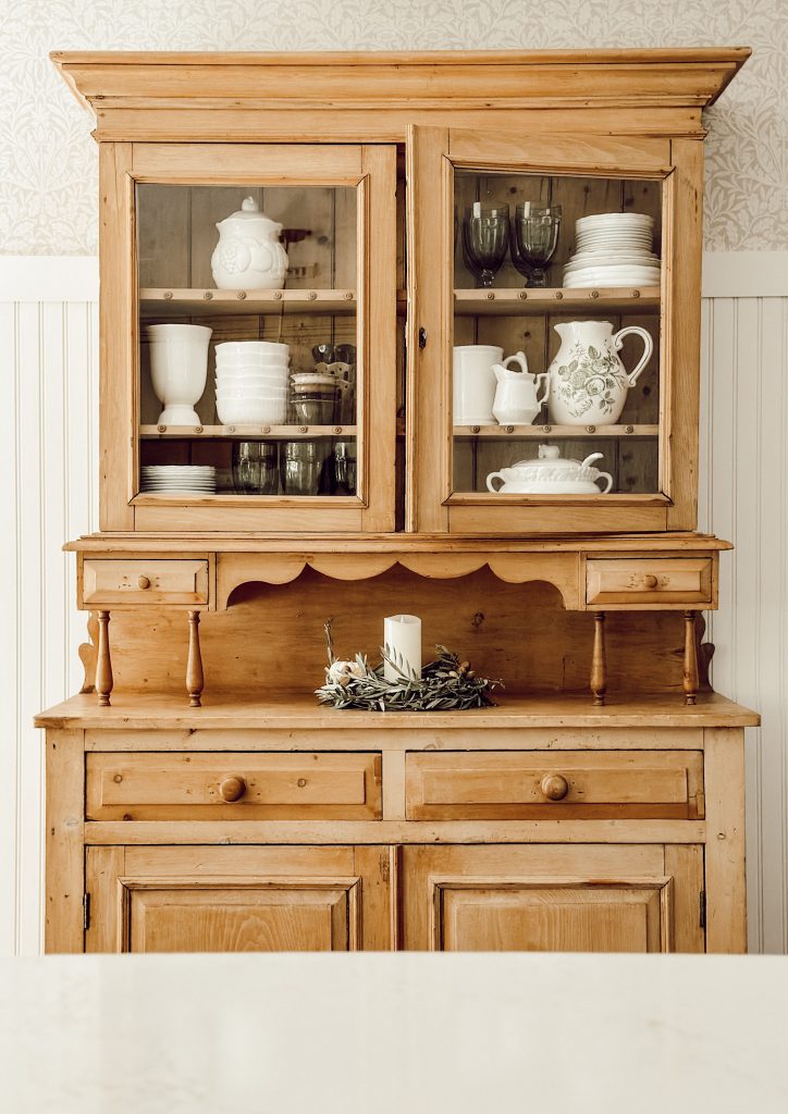How to find the perfect scrubbed pine hutch for your kitchen.