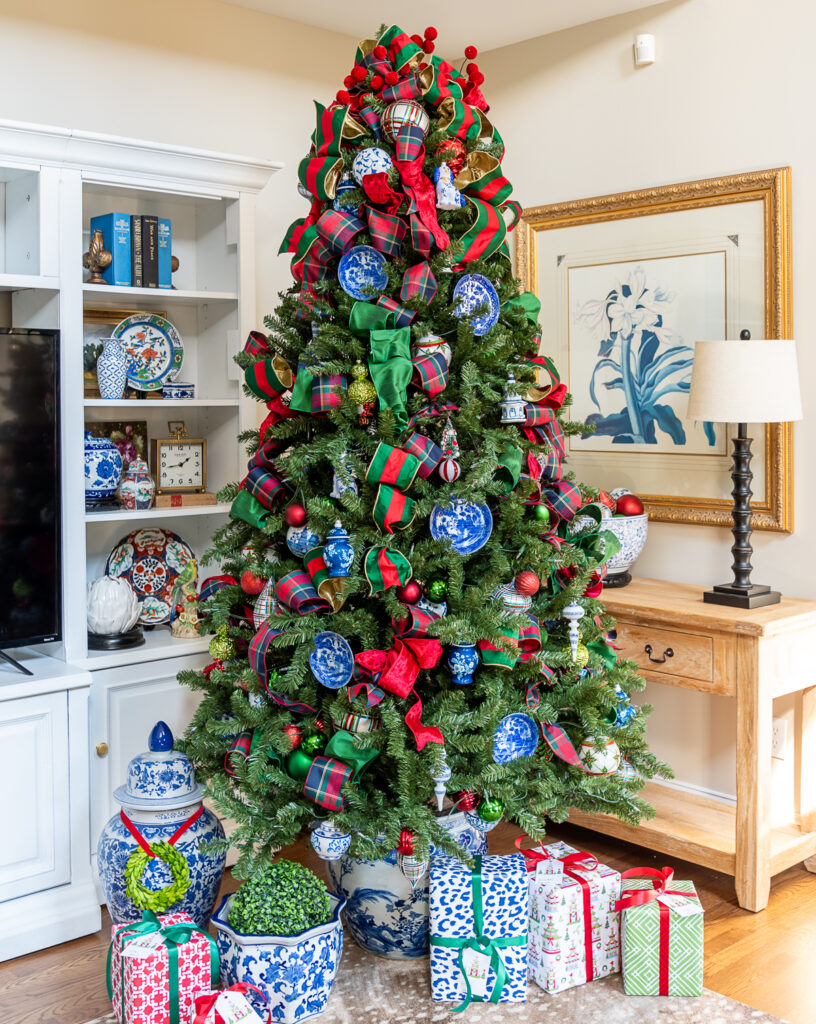 Weekly Wednesday Wish List #233 Worthing Court Christmas tree in living room.