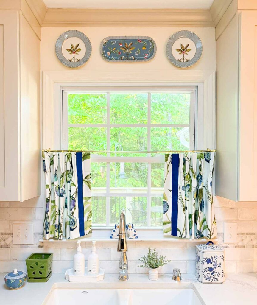 Weekly Wednesday Wish List #253 Worthing Court kitchen window.